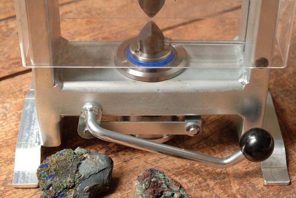 Presse hydraulique à pierre MP5 (Zuber)